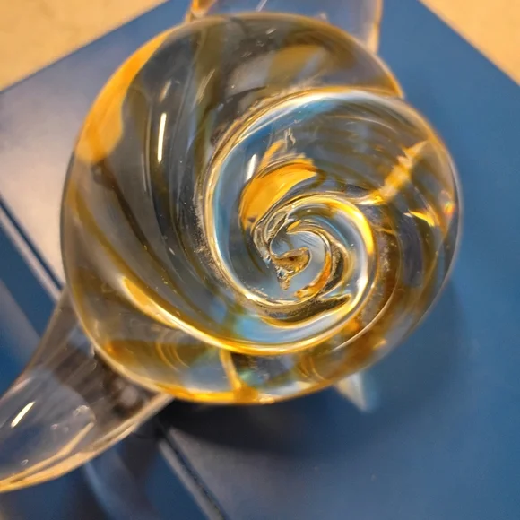 Elegant Italian Glass Snail Sculpture - Gold and Clear - Picture 7 of 16
